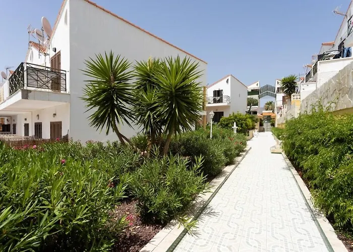 Two 250m From Americas Apartament