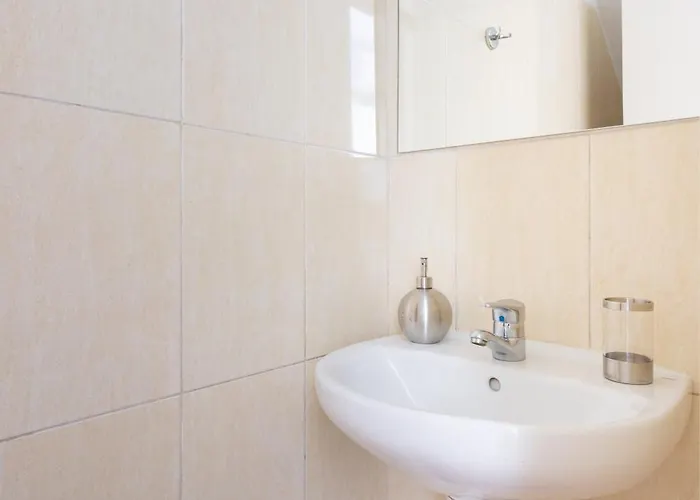 Apartament Two 250m From Americas