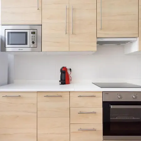 Apartment Two 250m From Americas