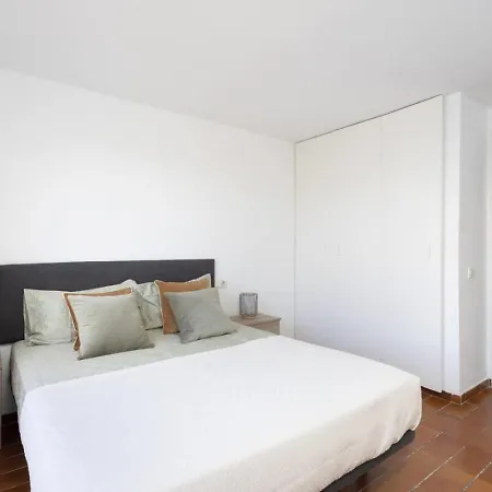 Two 250m From Americas *