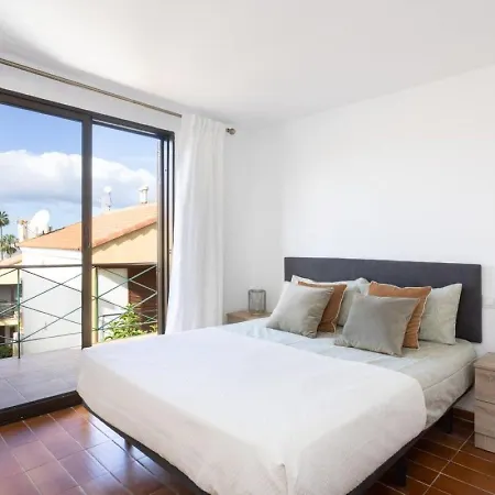 Апартаменты Two 250m From Americas