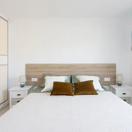 Apartment Two 250m From Americas *