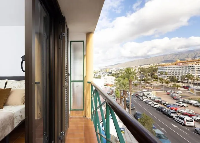 Apartment Two 250m From Americas