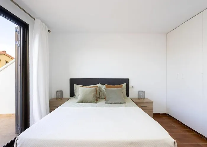 Apartment Two 250m From Americas